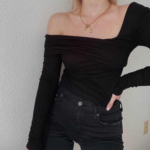 Honey Punch Tops - Honey Punch one shoulder top